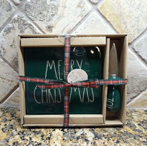 Rae Dunn Other - Rae Dunn MERRY CHRISTMAS/ JOY Cheese Set